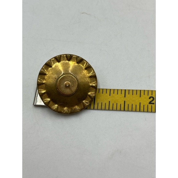 Rivoli Clear Faceted Rhinestone
Pierced Halo Gold Tone Pierced Earrings - Picture 11 of 13